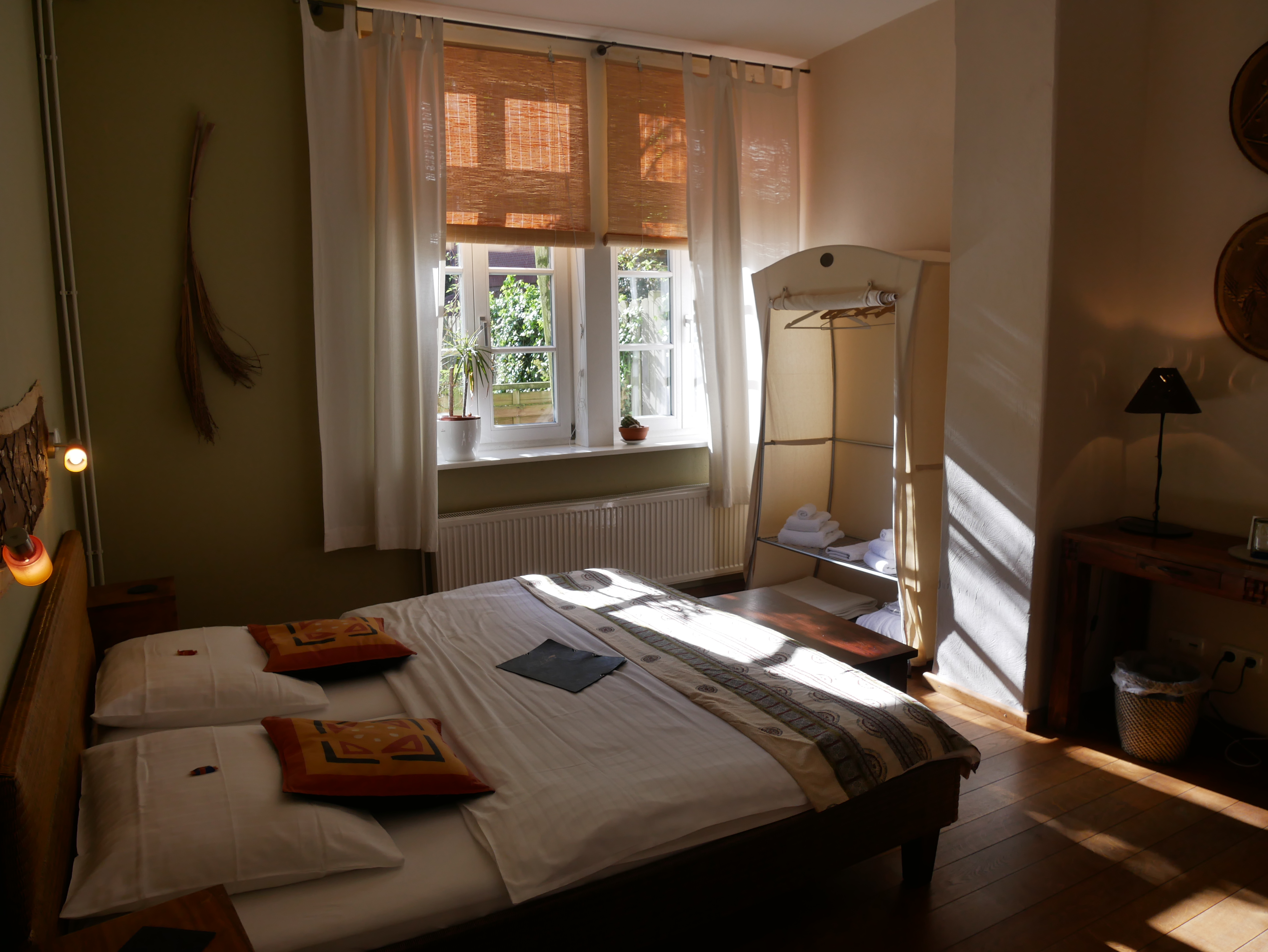 Zimmer zum Garten – SahaRa Lüneburg